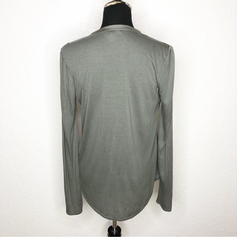 Vince green gray silky front knit back long sleeve v neck top size Small - Picture 14 of 14